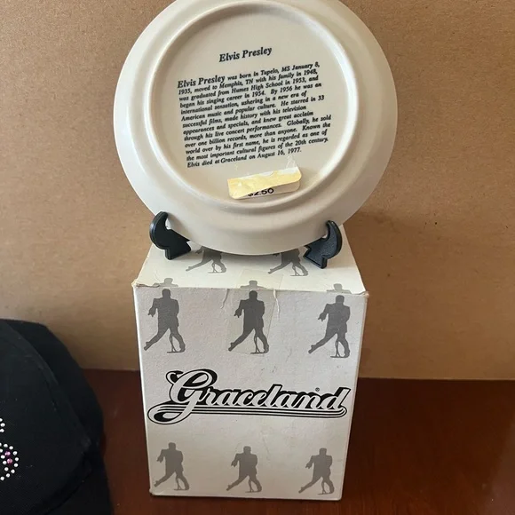 ELVIS adjustable studded hat and souvenir plate from Graceland - Picture 2 of 4